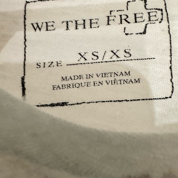 |Sold|  🌔HP🌖  •We The Free• long sleeve - Picture 6 of 7